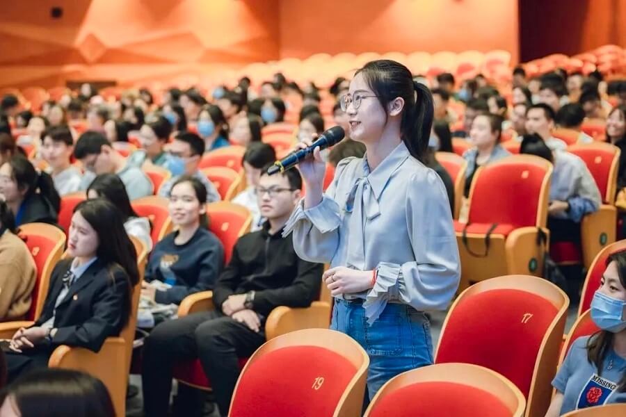 上海財經大學研究生上課一覽