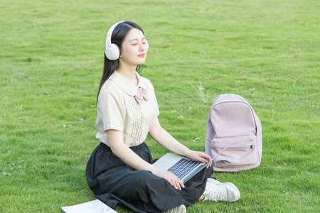 2021年上海音樂學(xué)院非全日制研究生準(zhǔn)考證打印時間