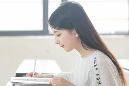 俄語筆譯非全日制研究生開課院校