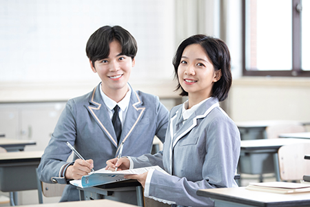 華東師范大學(xué)在職研究生有哪些報(bào)考類型？