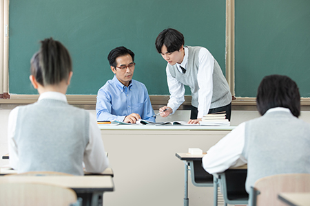 報考中央民族大學(xué)在職研究生可以免試入學(xué)嗎？