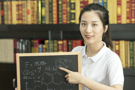網(wǎng)絡(luò)教育本科可以報(bào)考北京電影學(xué)院在職研究生嗎