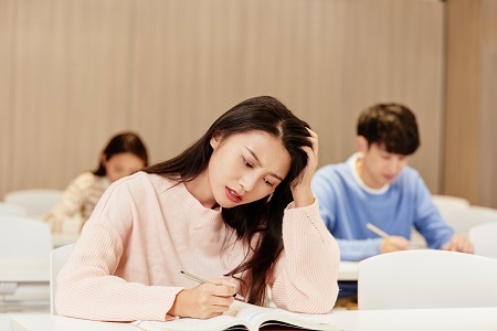 河北科技大學(xué)在職研究生讀幾年才能拿畢業(yè)證？