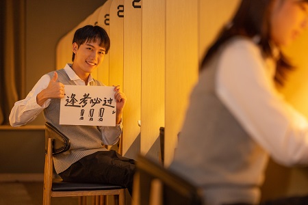 可以跨專(zhuān)業(yè)報(bào)考大連大學(xué)在職研究生嗎？