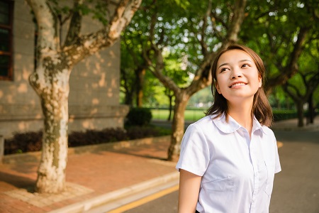 2022年大連大學(xué)在職研究生怎么報名？
