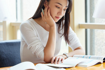 經濟學國際博士就業(yè)前景如何