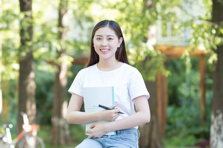 中國(guó)政法大學(xué)在職研究生可以邊工作邊學(xué)習(xí)嗎