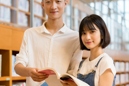 美國伊利諾伊大學(xué)國際碩士報名及考試時間