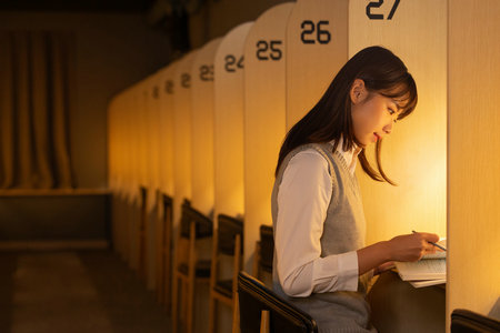 只有本科學(xué)歷沒有學(xué)位可以考在職研究生