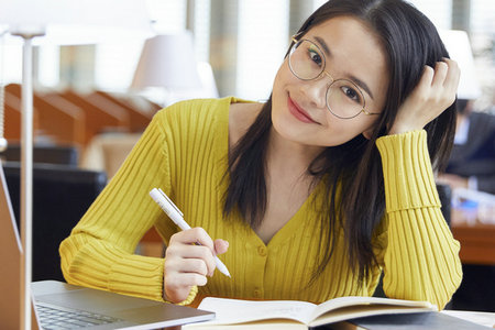 法國巴黎第十二大學(xué)學(xué)費(fèi)一覽表