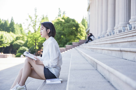英國密德薩斯大學報考條件