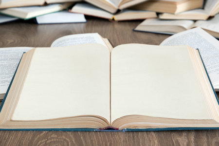 美國伊利諾伊大學需要考試嗎