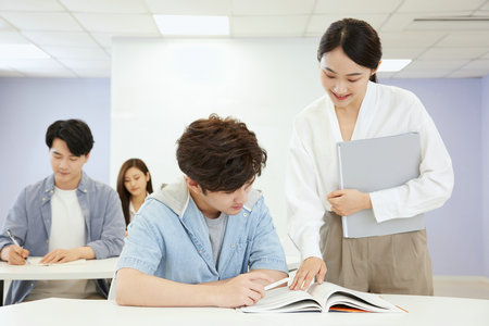英國(guó)愛丁堡龍比亞大學(xué)國(guó)際博士證書