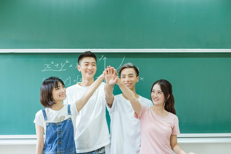 英國劍橋安格利亞魯斯金大學(xué)國際博士證書