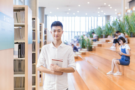 中央財(cái)經(jīng)大學(xué)MEM是在職學(xué)習(xí)嗎