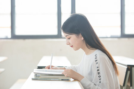 首都經(jīng)濟(jì)貿(mào)易大學(xué)在職課程培訓(xùn)班學(xué)費(fèi)一覽表