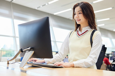 英國北安普頓大學(xué)報名及考試時間