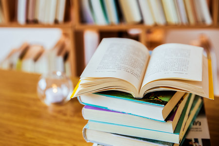 英國密德薩斯大學國際碩士學費一覽表
