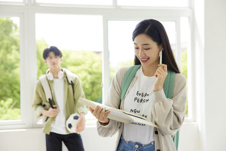 上海對(duì)外經(jīng)貿(mào)大學(xué)同等學(xué)力申碩報(bào)考條件