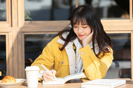 西班牙巴塞羅那大學(xué)國際博士報考條件