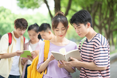 西班牙赫羅納大學(xué)考試考什么科目