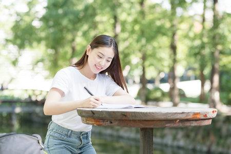 中國語言文學(xué)在職研究生報名及考試時間