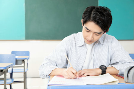 魯迅美術(shù)學(xué)院非全日制研究生報考條件