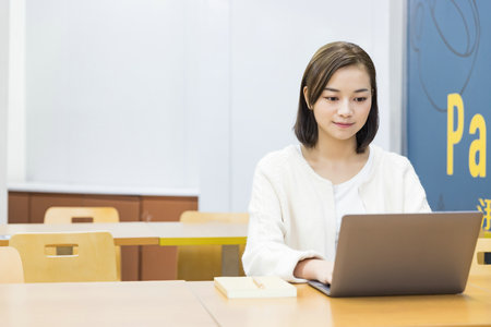 重慶交通大學(xué)非全日制研究生成績查詢?nèi)肟? alt=