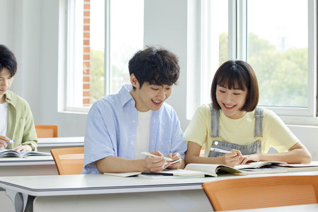 河南理工大學(xué)非全日制研究生考試成績(jī)?nèi)绾尾樵?xún)
