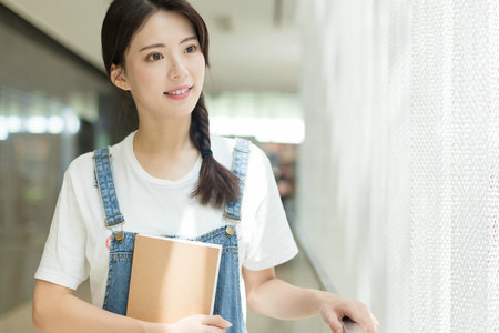北京電影學(xué)院非全日制研究生成績(jī)?cè)谀睦锊樵? alt=
