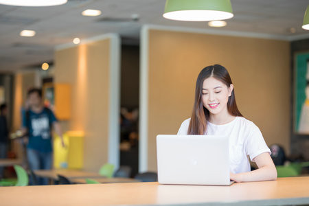 延安大學(xué)MBA考試成績?nèi)绾尾樵儯?></a>                                <div   id=