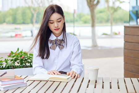 廣東財(cái)經(jīng)大學(xué)金融專碩考試分?jǐn)?shù)線是固定的嗎