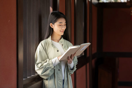 武漢紡織大學(xué)非全日制研究生過了線就能上嗎？