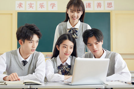新疆師范大學非全日制研究生分數(shù)線在哪里看？