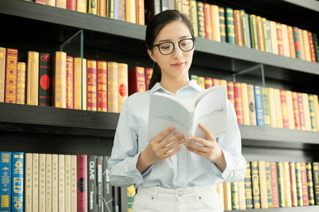 齊齊哈爾大學(xué)非全日制研究生過了線就能上嗎？