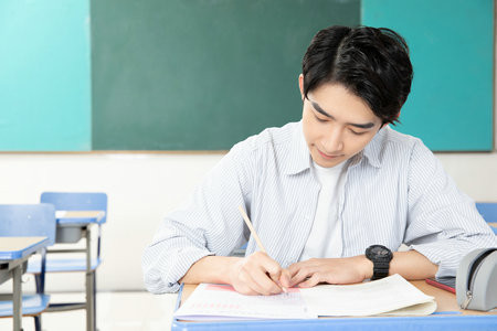 湖北師范大學(xué)非全日制研究生分?jǐn)?shù)線在哪里看？