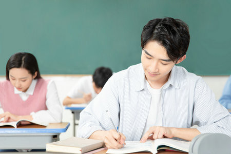 北京郵電大學MPA分數(shù)線過了就能上嗎？