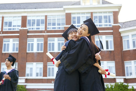 南京財(cái)經(jīng)大學(xué)金融專(zhuān)碩每年什么時(shí)候調(diào)劑