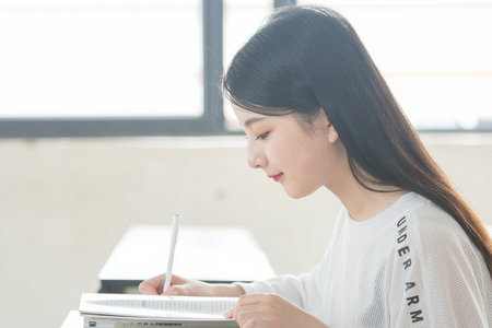 應(yīng)用數(shù)學(xué)在職研究生招生時間