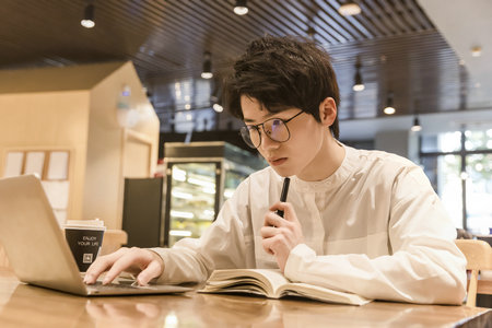 光學(xué)工程非全日制研究生招生流程
