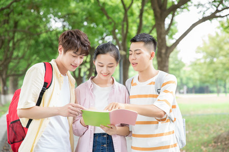 英國北安普頓大學(xué)國際碩士招生時間