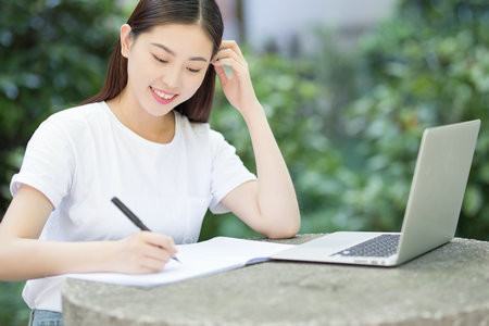 美國伯克利學(xué)院國際碩士三大招生人群！