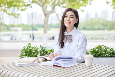 中央財(cái)經(jīng)大學(xué)在職研究生在上海地區(qū)招生情況