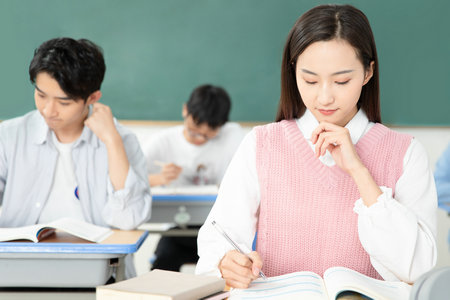 中央蘭開夏大學(xué)招生條件