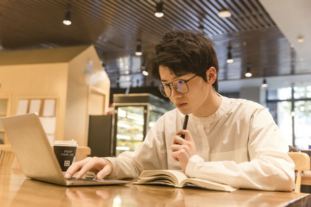 鄭州大學(xué)在職研究生招生簡(jiǎn)章