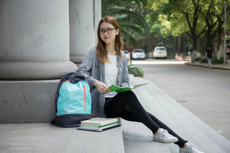 2025年廣州中醫(yī)藥大學(xué)在職研究生招生簡(jiǎn)章