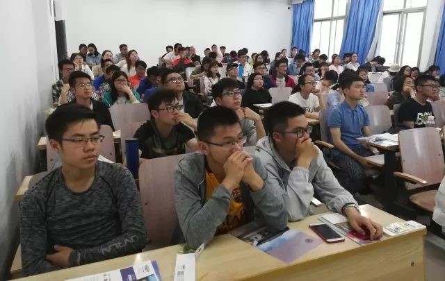 上海財(cái)經(jīng)大學(xué)2019年研究生招生宣講全面展開(kāi)