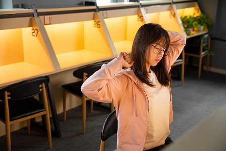 本科畢業(yè)報(bào)考人民大學(xué)金融學(xué)在職課程培訓(xùn)班有年限要求嗎？