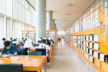 華中科技大學(xué)非全日制研究生英語(yǔ)口譯專業(yè)招生信息
