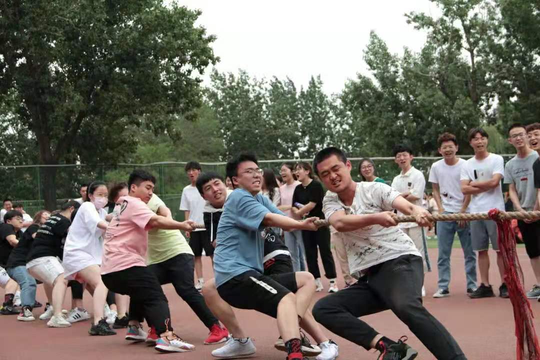 太原科技大學(xué)環(huán)境科學(xué)與工程學(xué)院順利舉辦學(xué)生趣味運動會
